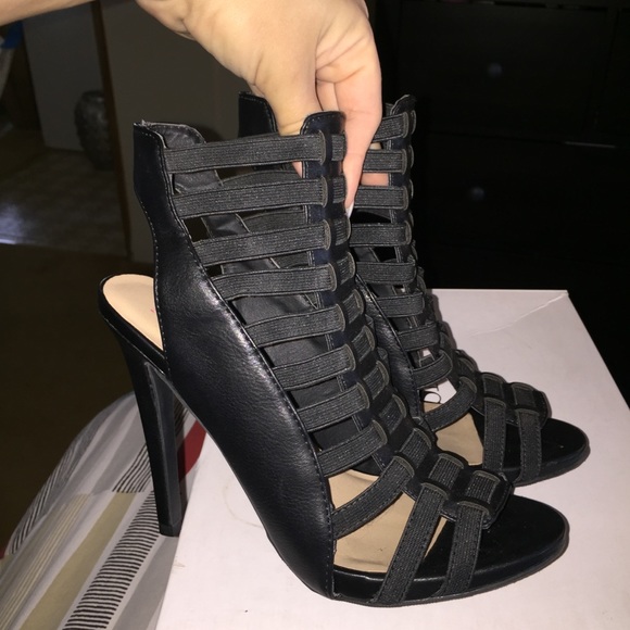 Cute strappy heels - Picture 2 of 5